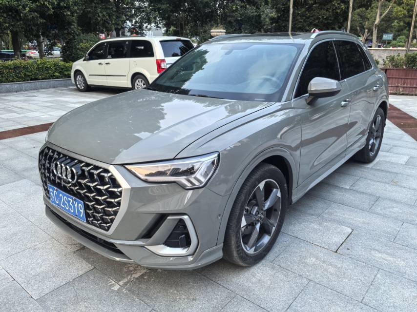 Audi Q3 2025 car image 
