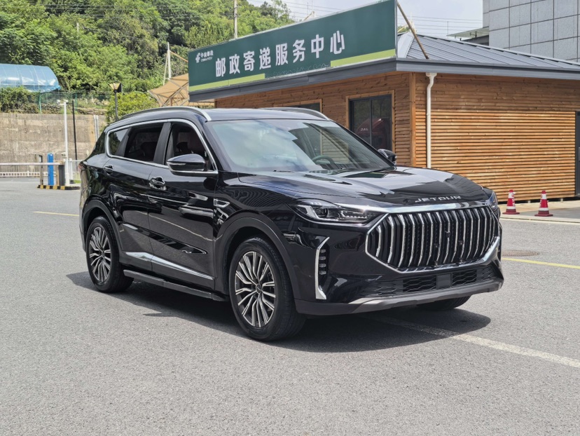 Jetour X70 PLUS 2025 car image #2