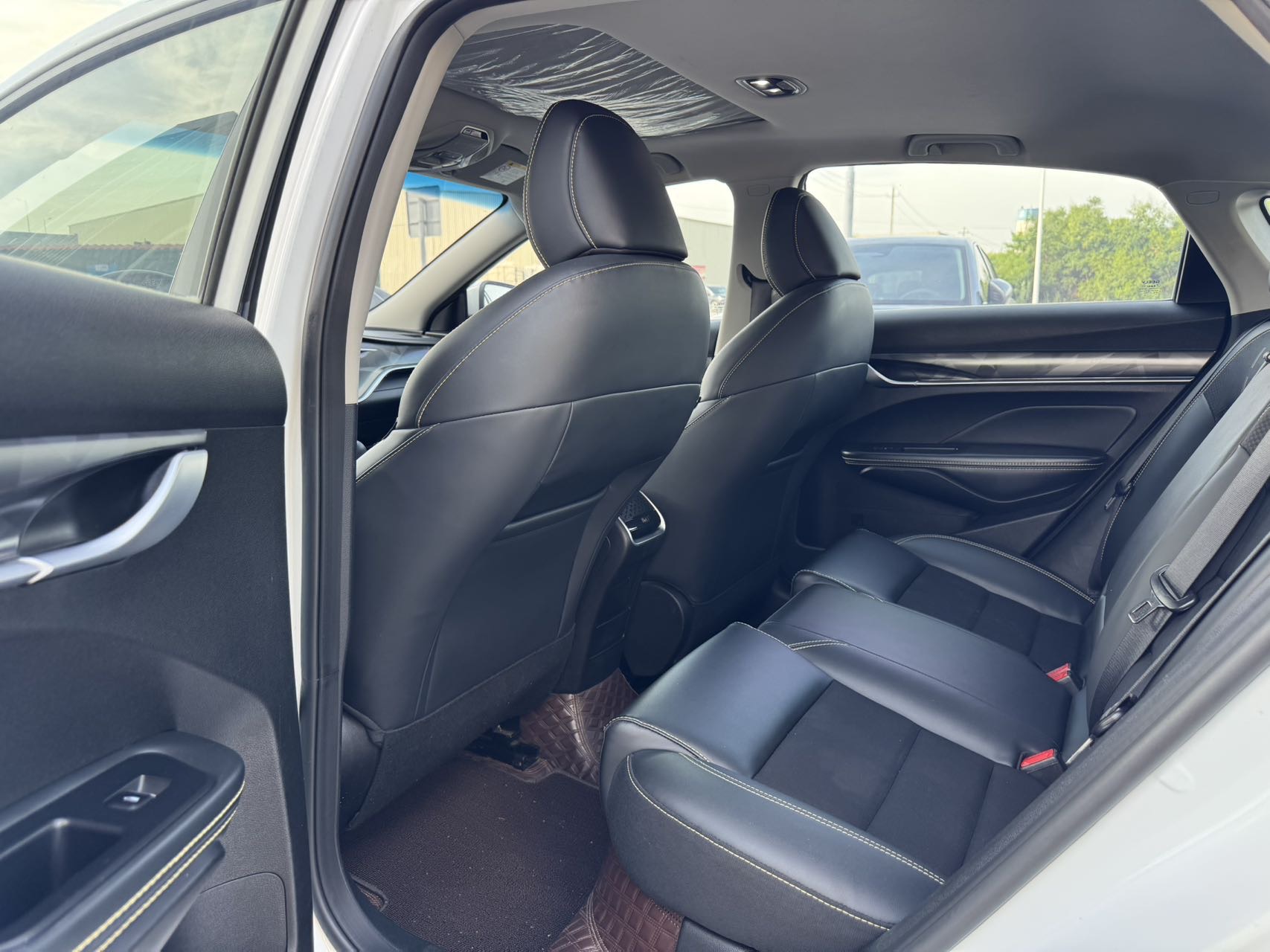 GEELY Binray 2021 car image #6