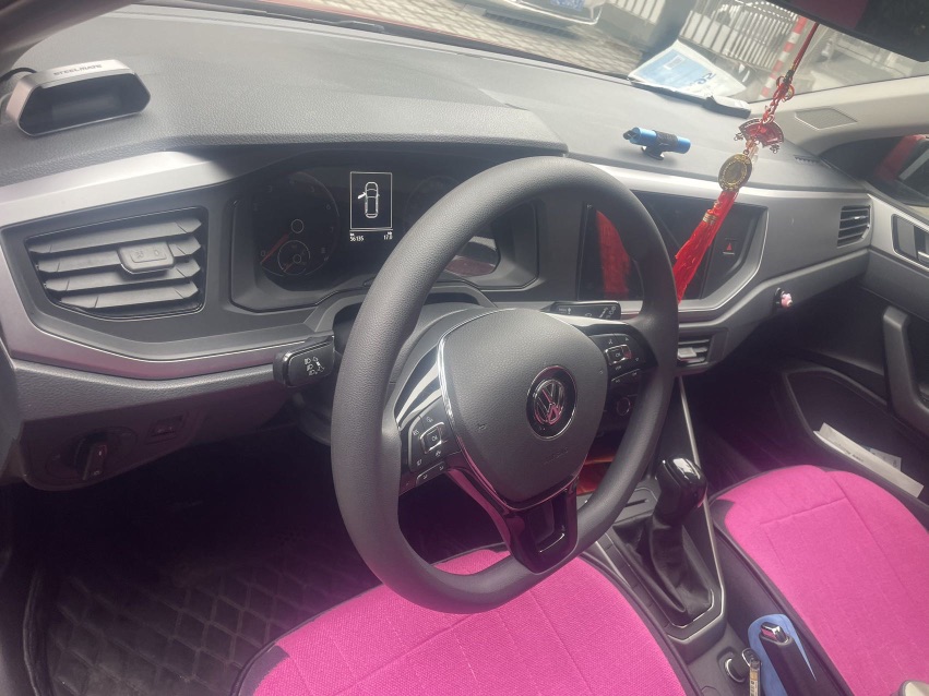 Volkswagen Polo 2020 car image #3