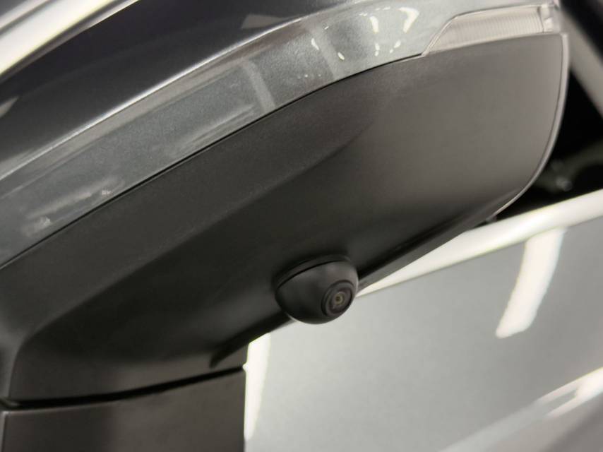 Audi Q3 2023 car image #8