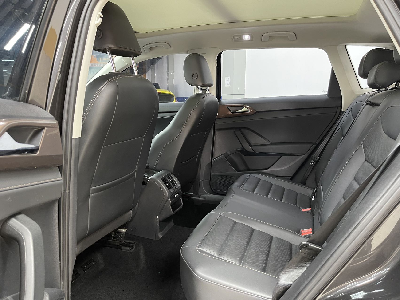 Volkswagen Tharu 2023 car image #8