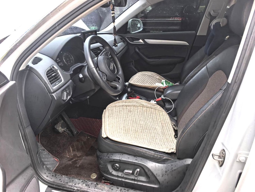 Audi Q3 2018 car image #4