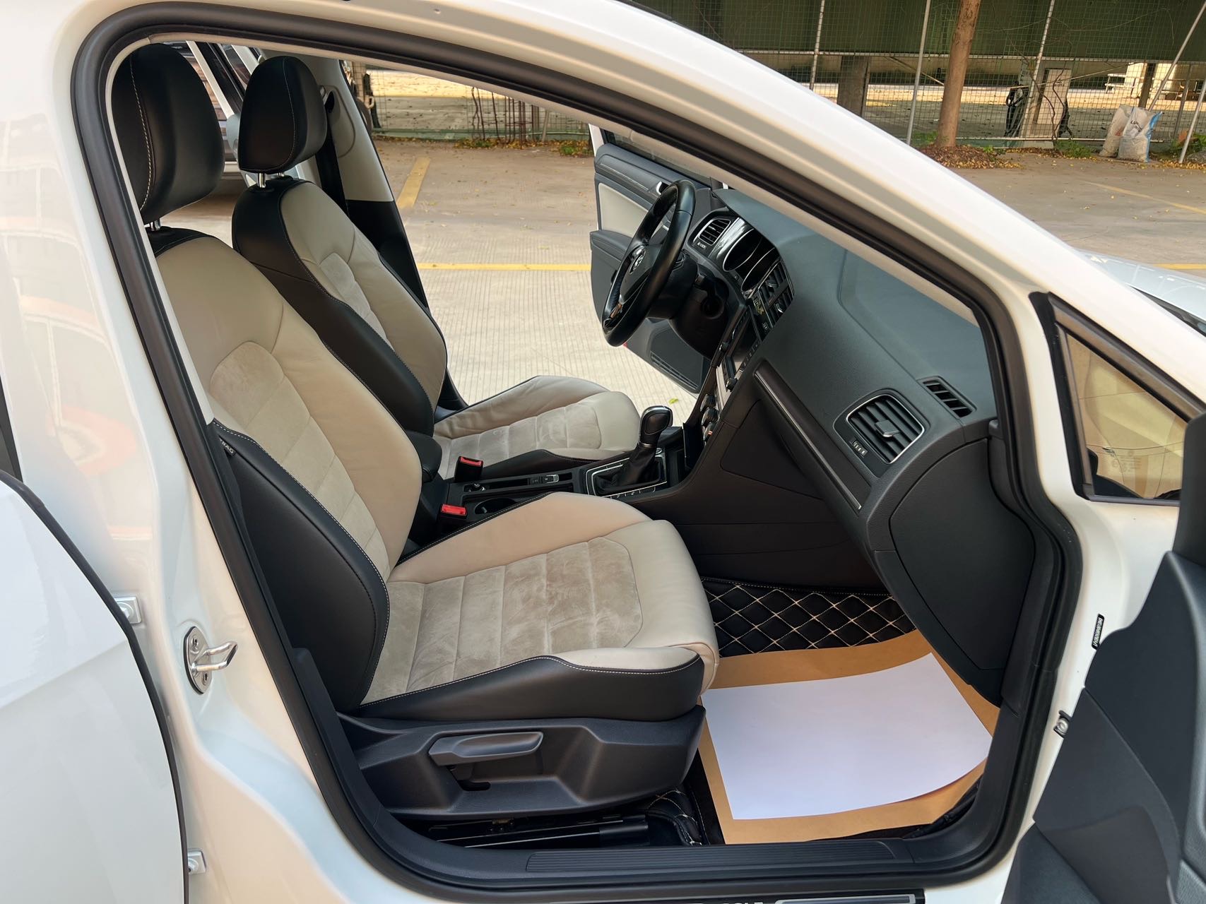 Volkswagen Golf 2017 car image #7