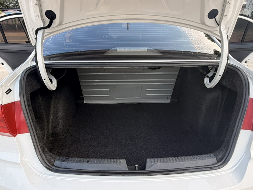 Volkswagen Santana 2021 car image #13