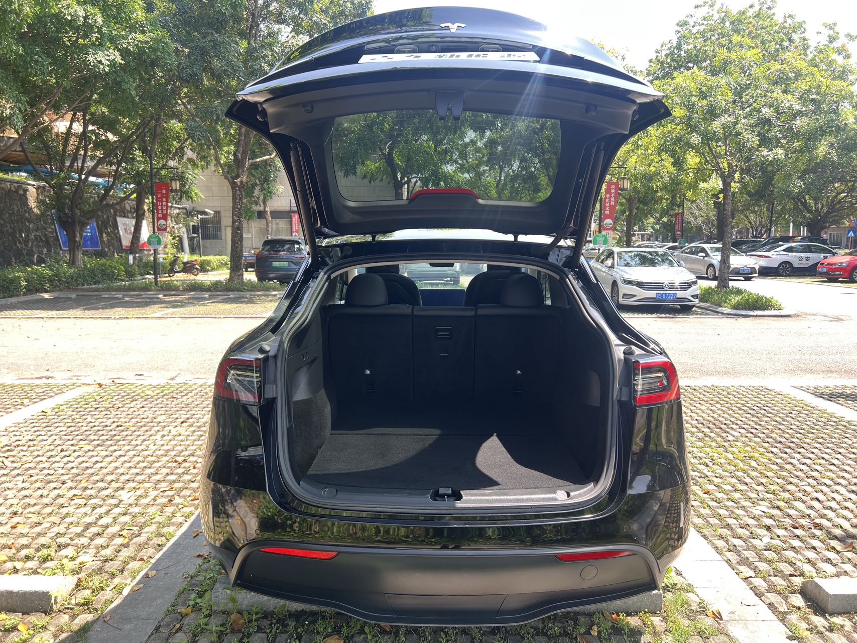 Tesla Model Y 2021 car image #9