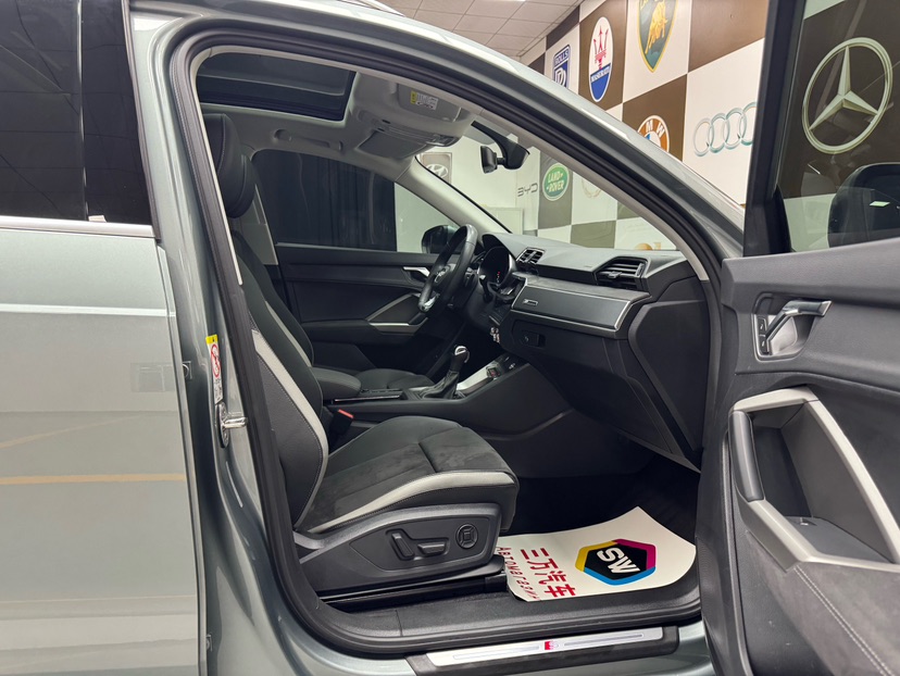 Audi Q3 2022 car image #10