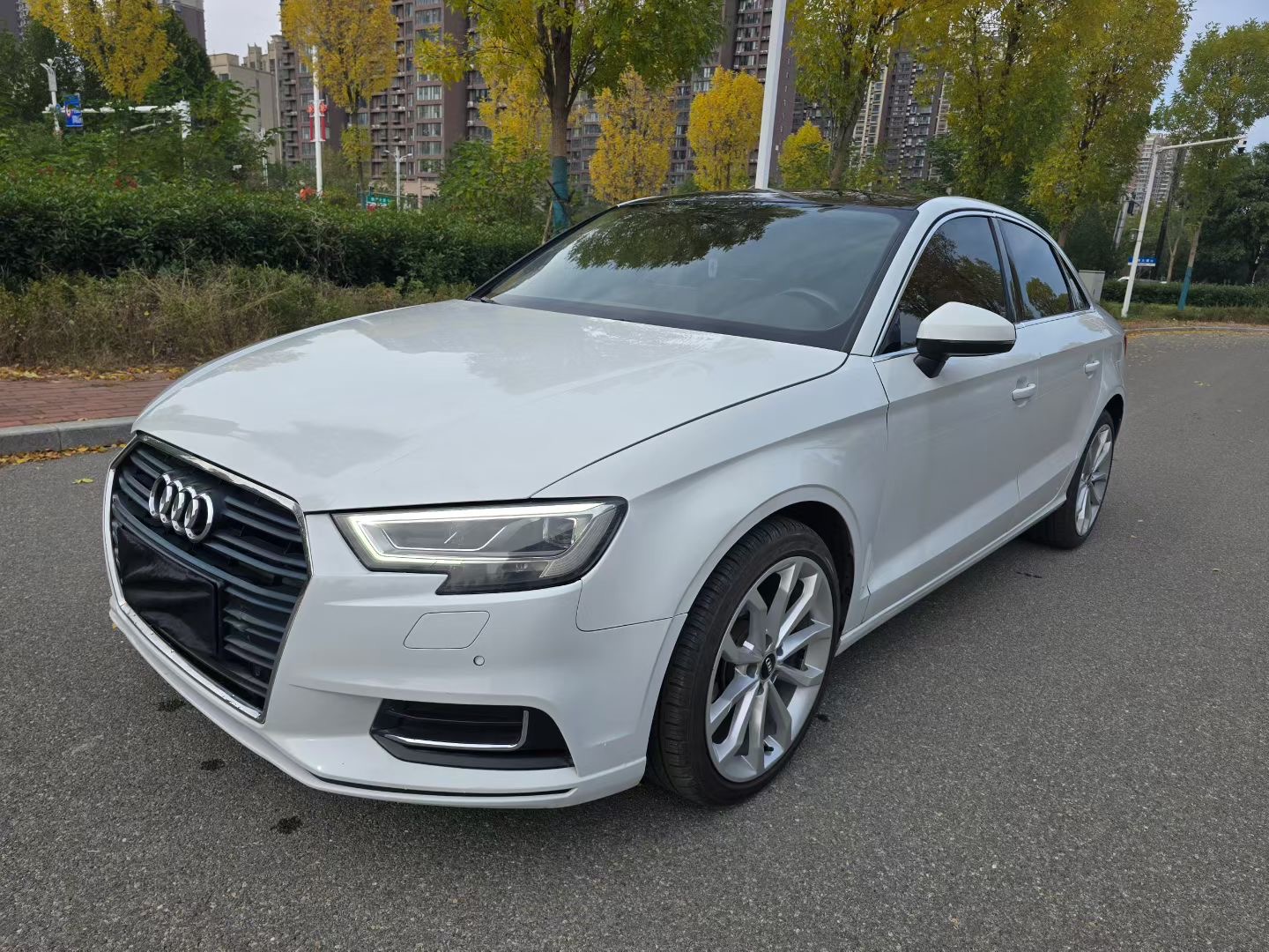 Audi A3 2019 car image 