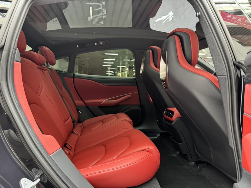 MI SU7 2025 car image #23