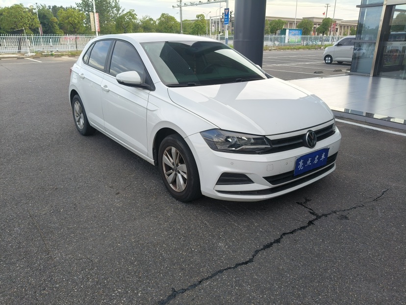 Volkswagen Polo 2023 car image #3