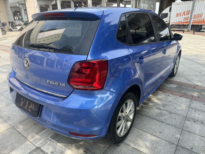 Volkswagen Polo 2015 car image #6