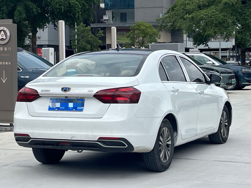 GEELY Emgrand 2018 car image #7