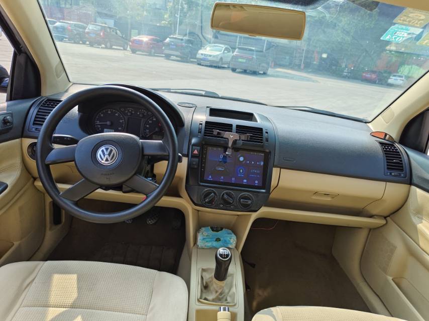 Volkswagen Polo 2008 car image #11