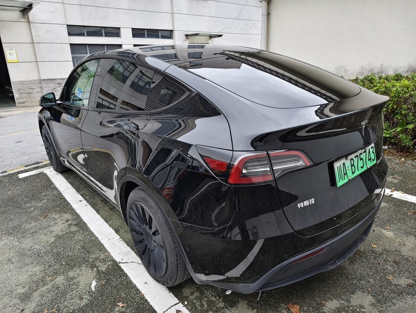 Tesla Model Y 2023 #4 Tesla Model Y 2023 car image #4