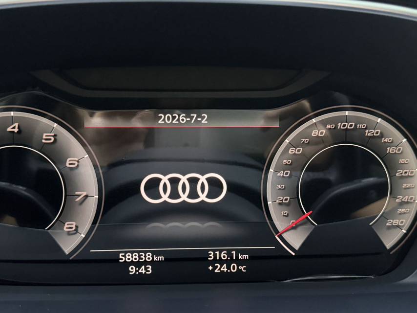 Audi Q3 2022 car image #8