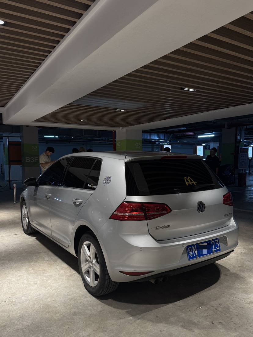 Volkswagen Golf 2015 car image #10