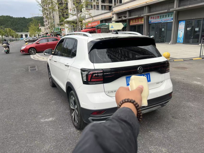 Volkswagen T-Cross 2022 car image #4