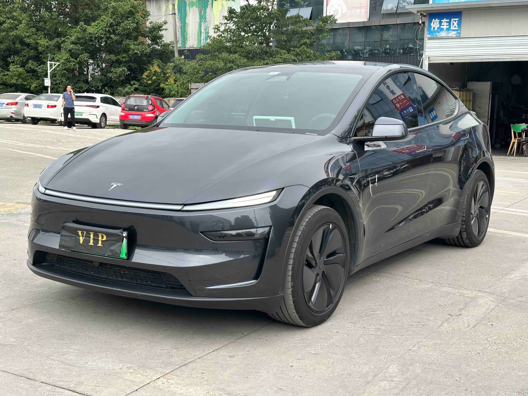 Tesla Model Y 2025 Tesla Model Y 2025 car image