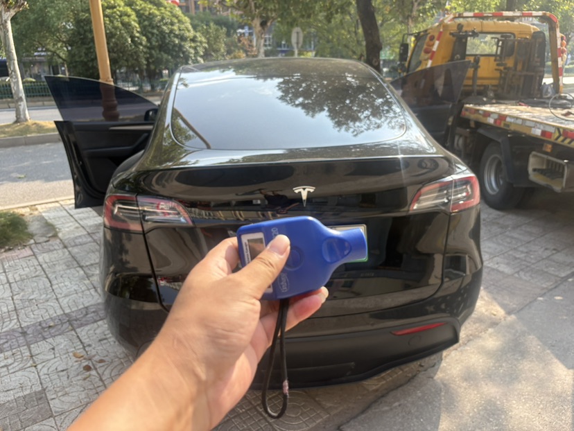 Tesla Model Y 2022 #5 Tesla Model Y 2022 car image #5