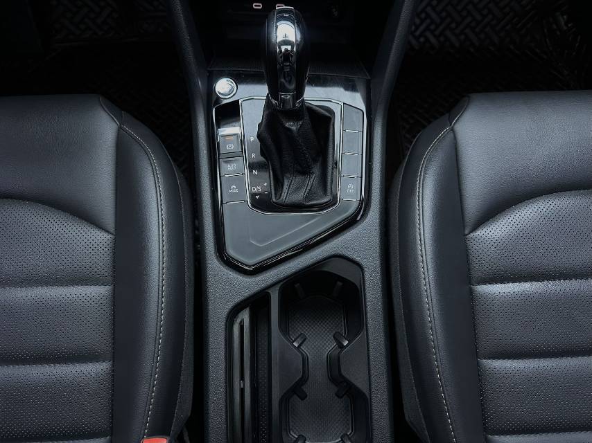 Volkswagen Tharu 2022 car image #13