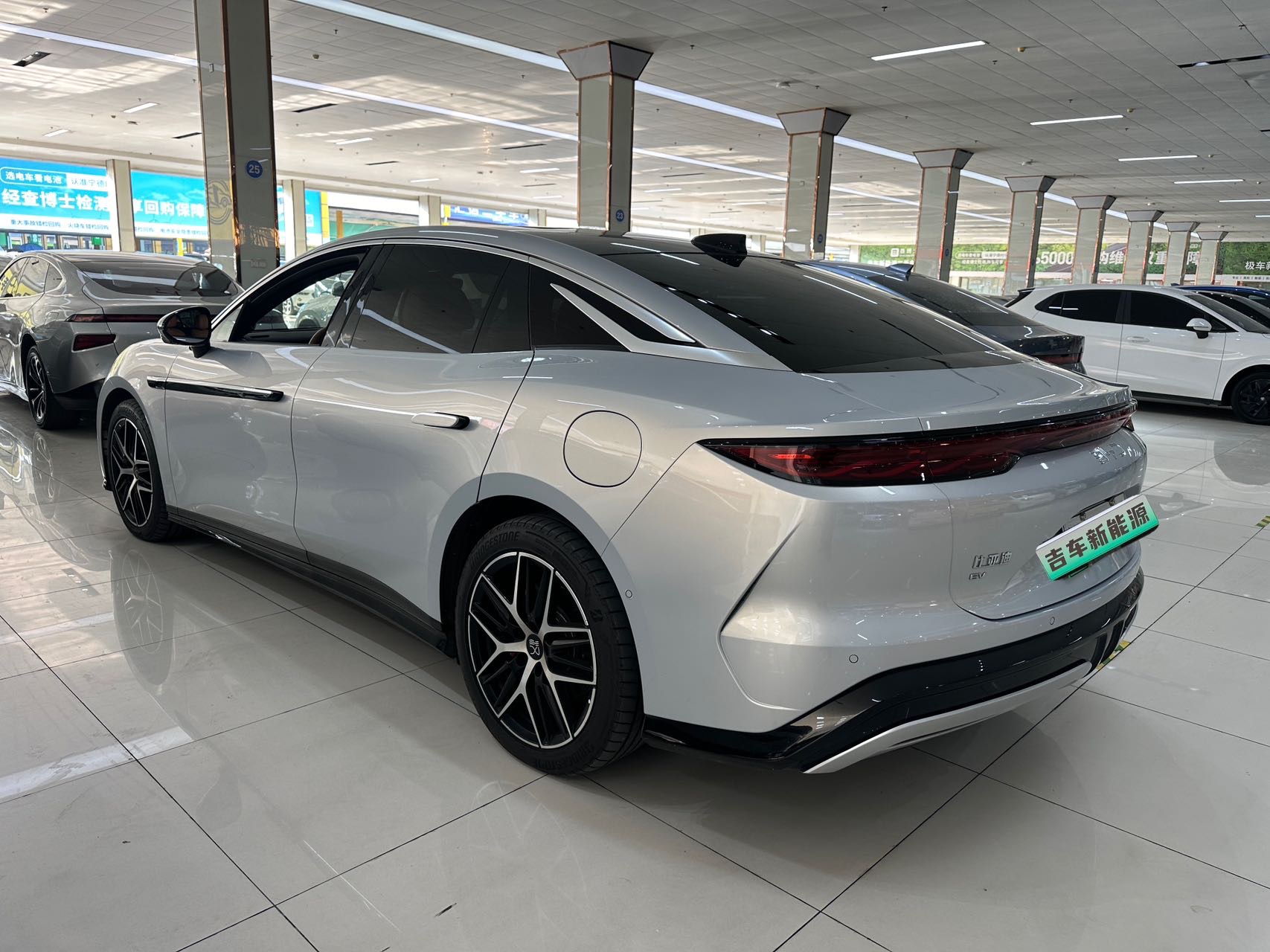 BYD HanL 2025 car image #4