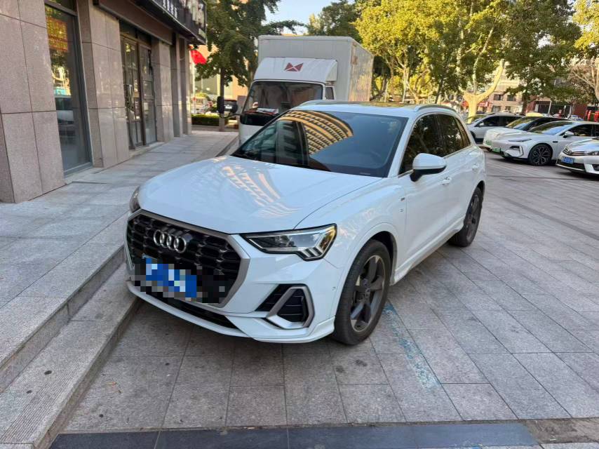 Audi Q3 2022 Audi Q3 2022 car image