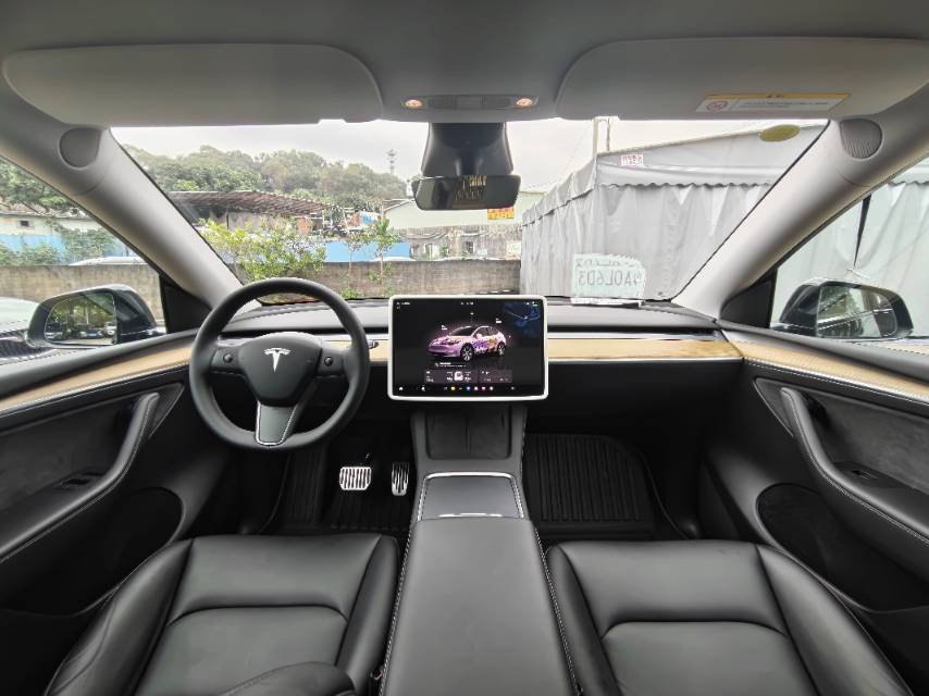 Tesla Model Y 2023 #9 Tesla Model Y 2023 car image #9