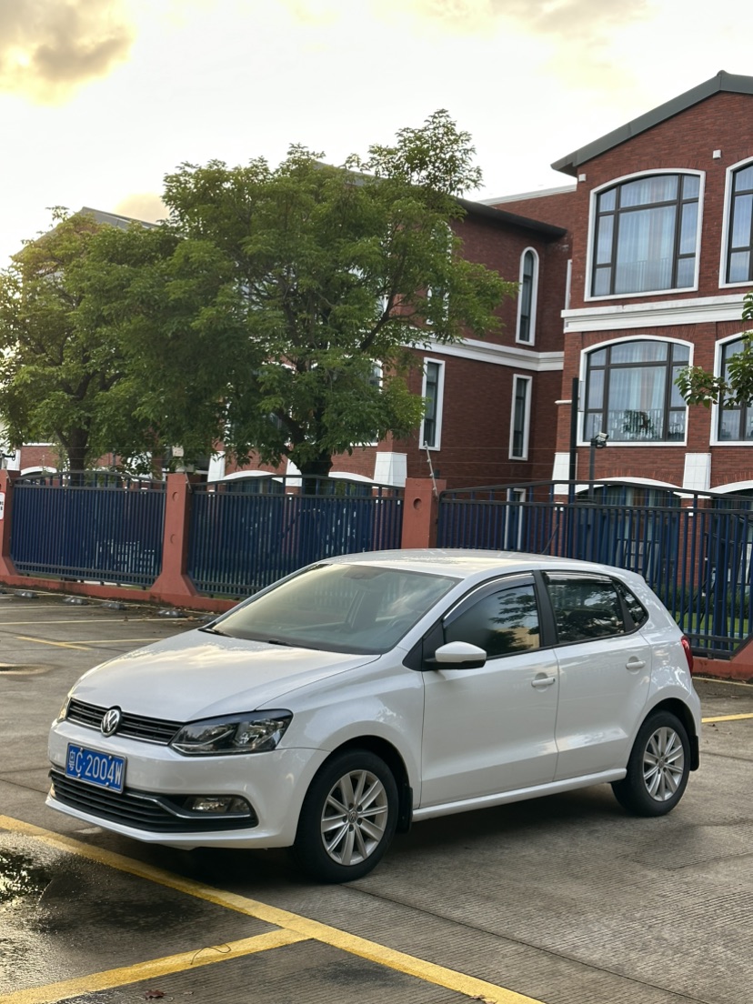 Volkswagen Polo 2016 Volkswagen Polo 2016 car image