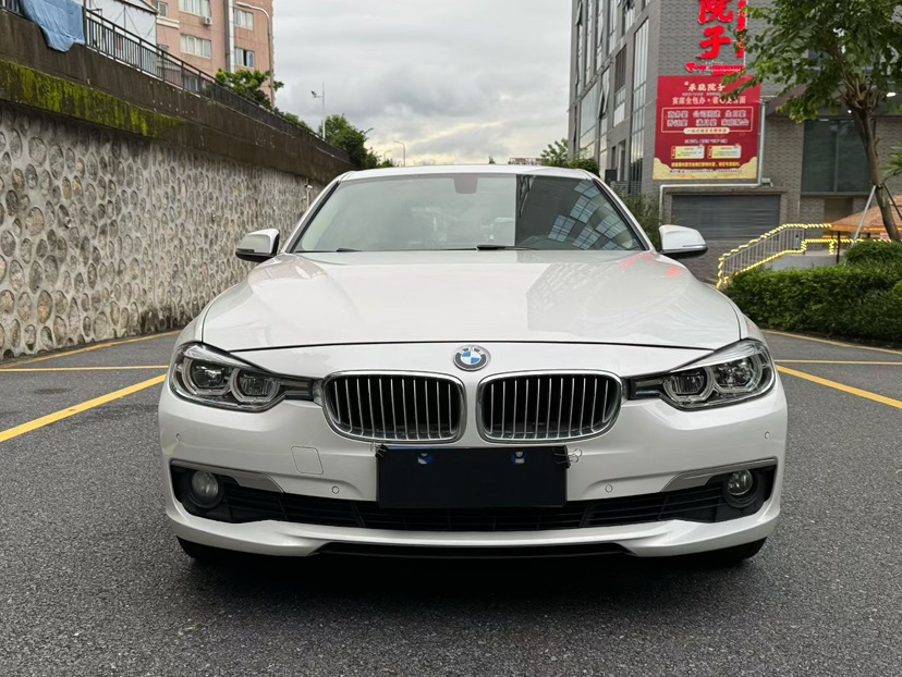 BMW 3 Series 2018 car image #2