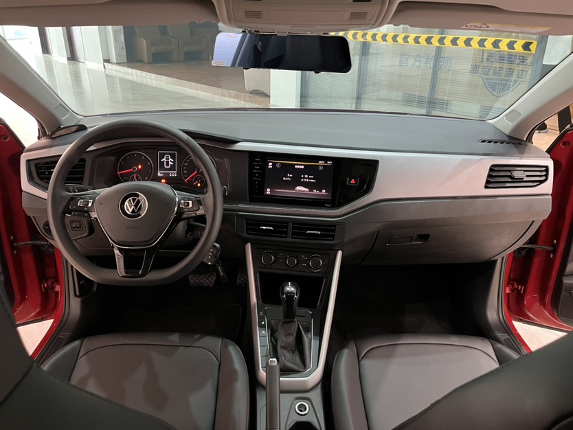 Volkswagen Polo 2021 car image #9