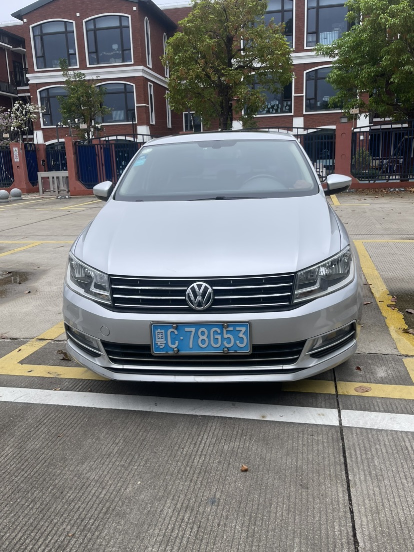 Volkswagen Santana 2018 car image #2
