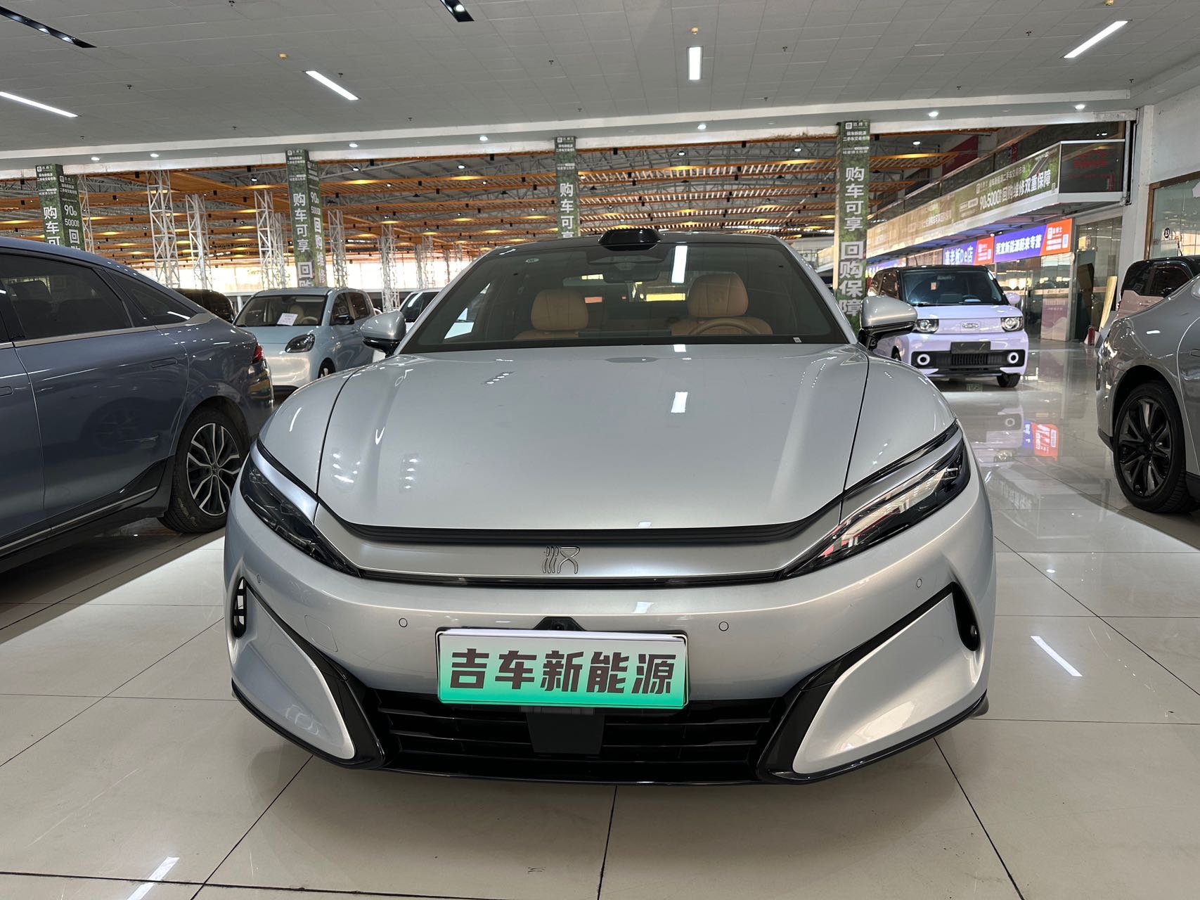 BYD HanL 2025 car image #2