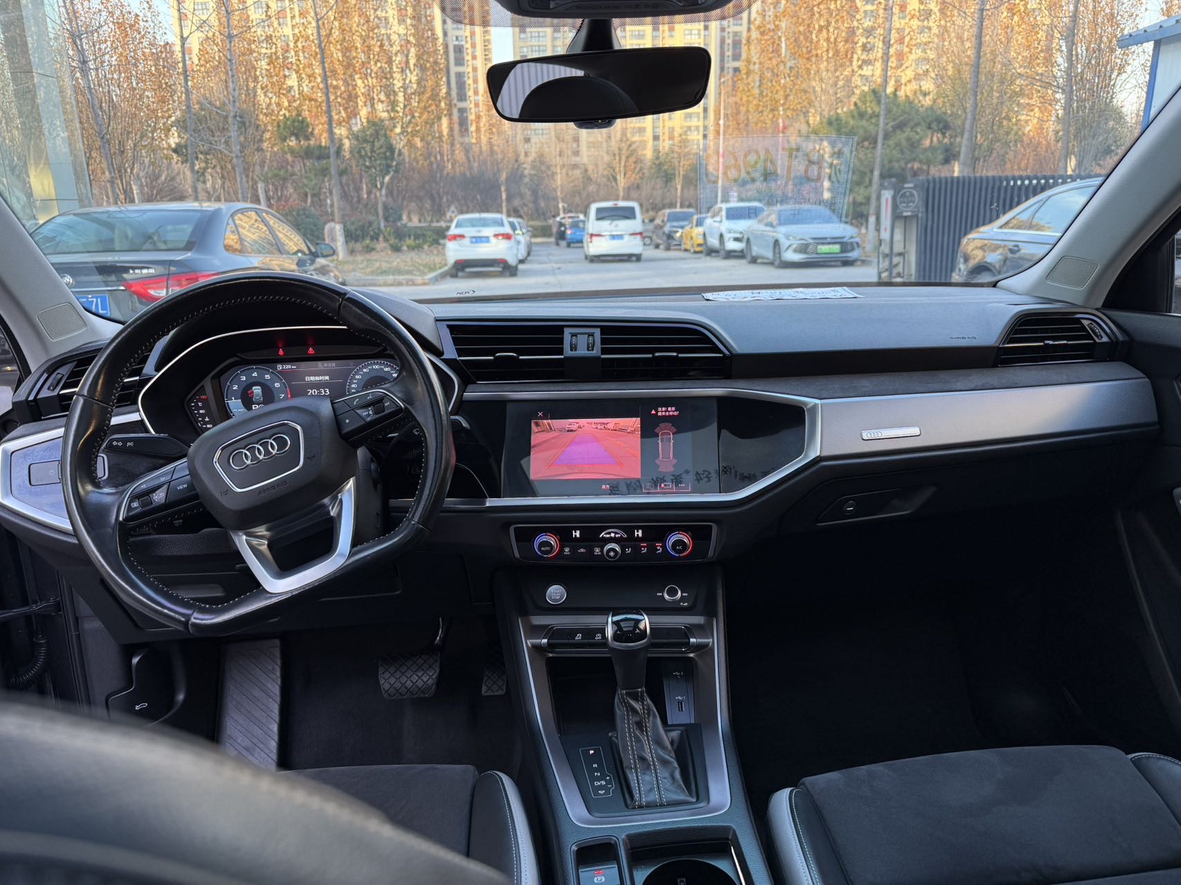 Audi Q3 2020 car image #6