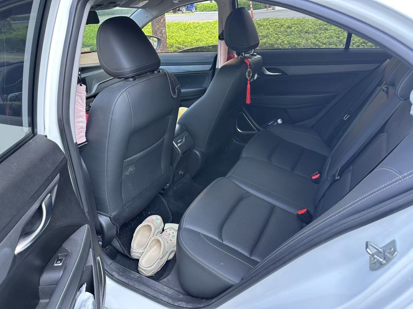 GEELY Emgrand 2021 car image #3