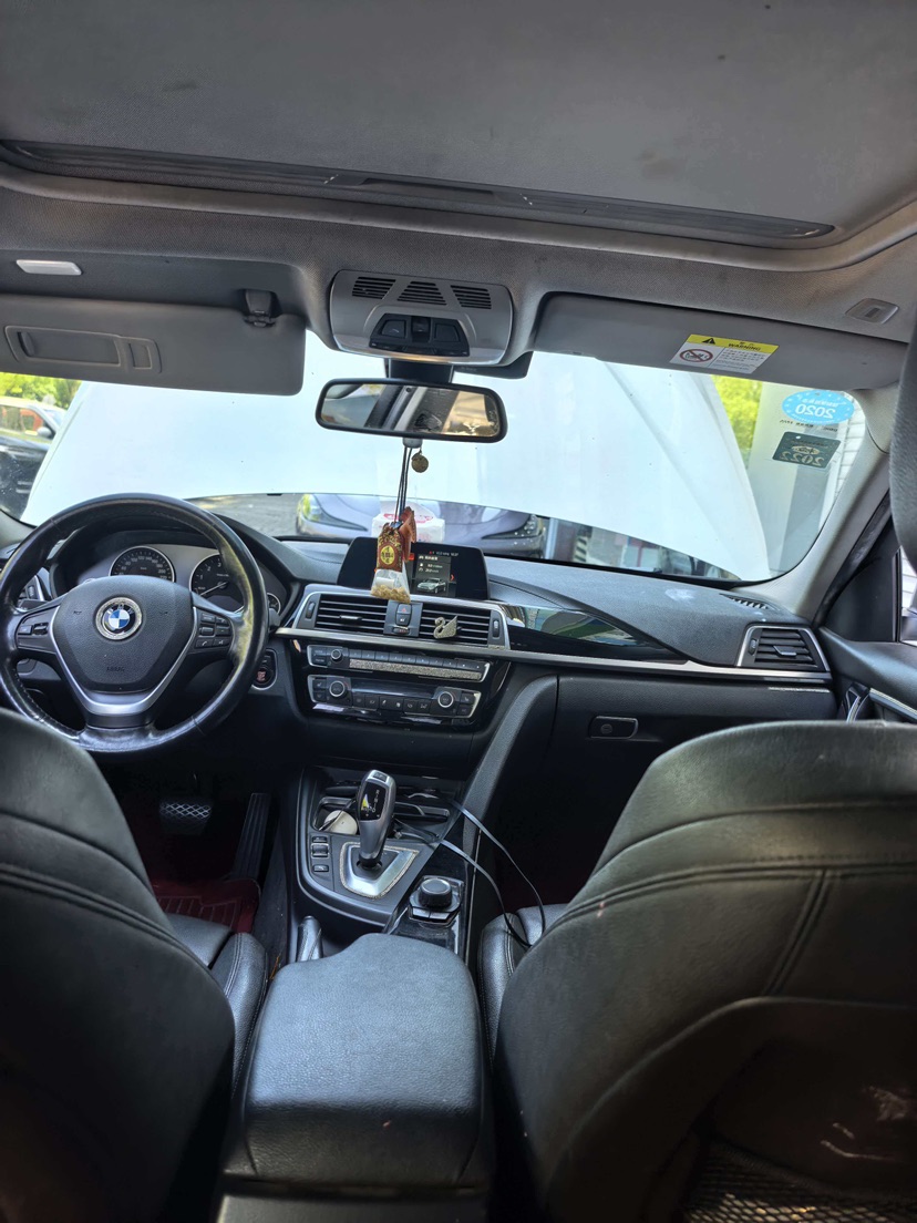 BMW 3 Series 2018 #3 BMW 3 Series 2018 car image #3