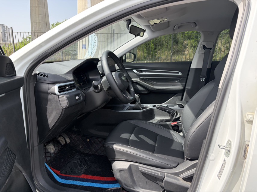 GEELY Emgrand 2025 car image #6