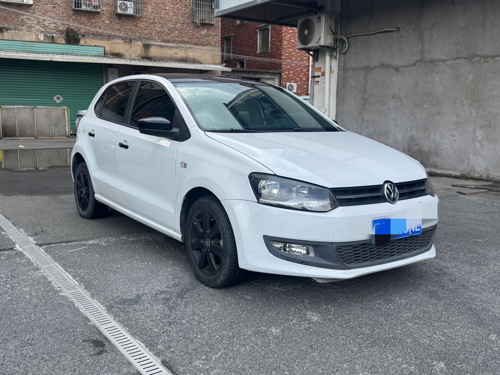 Volkswagen Polo 2013 car image 