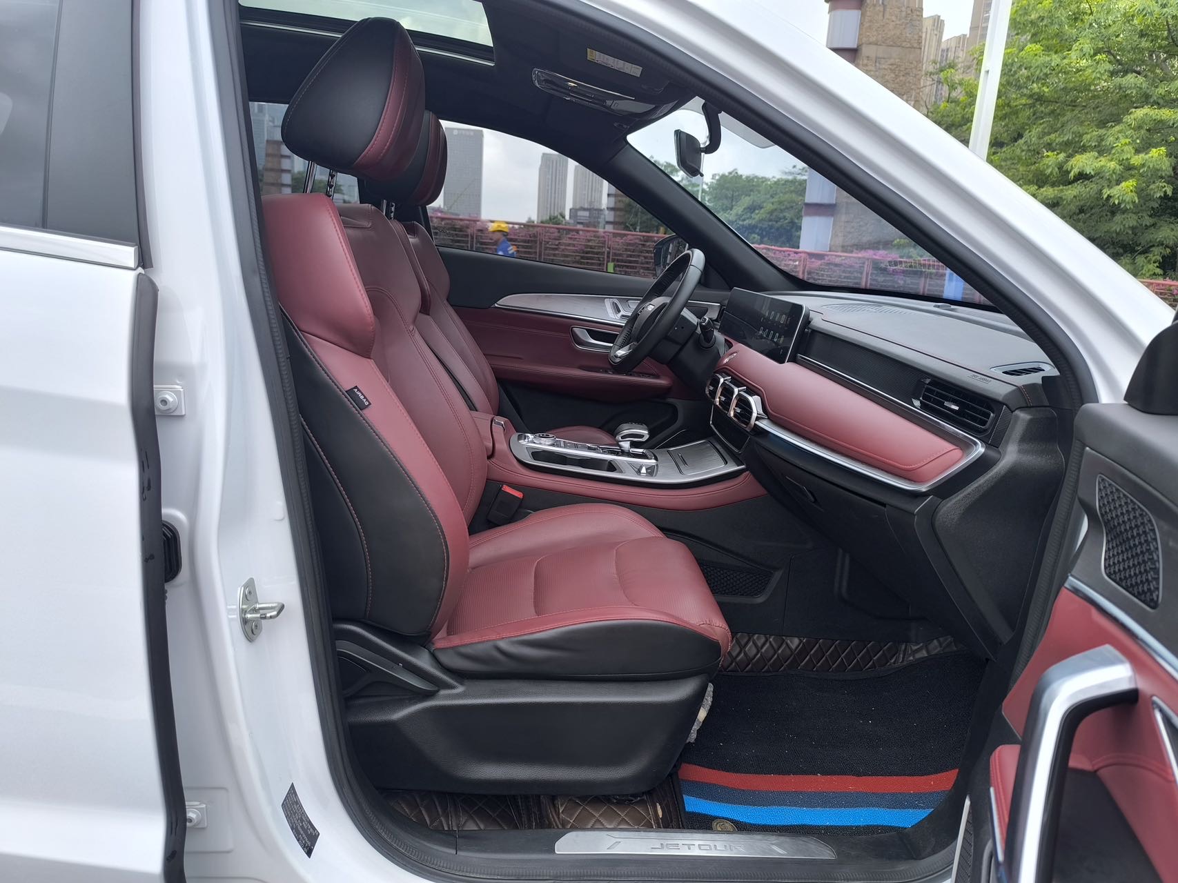 Jetour X70 PLUS 2023 car image #13
