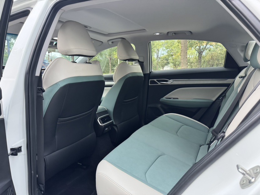 GEELY Emgrand L HiP 2022 #6 GEELY Emgrand L HiP 2022 car image #6