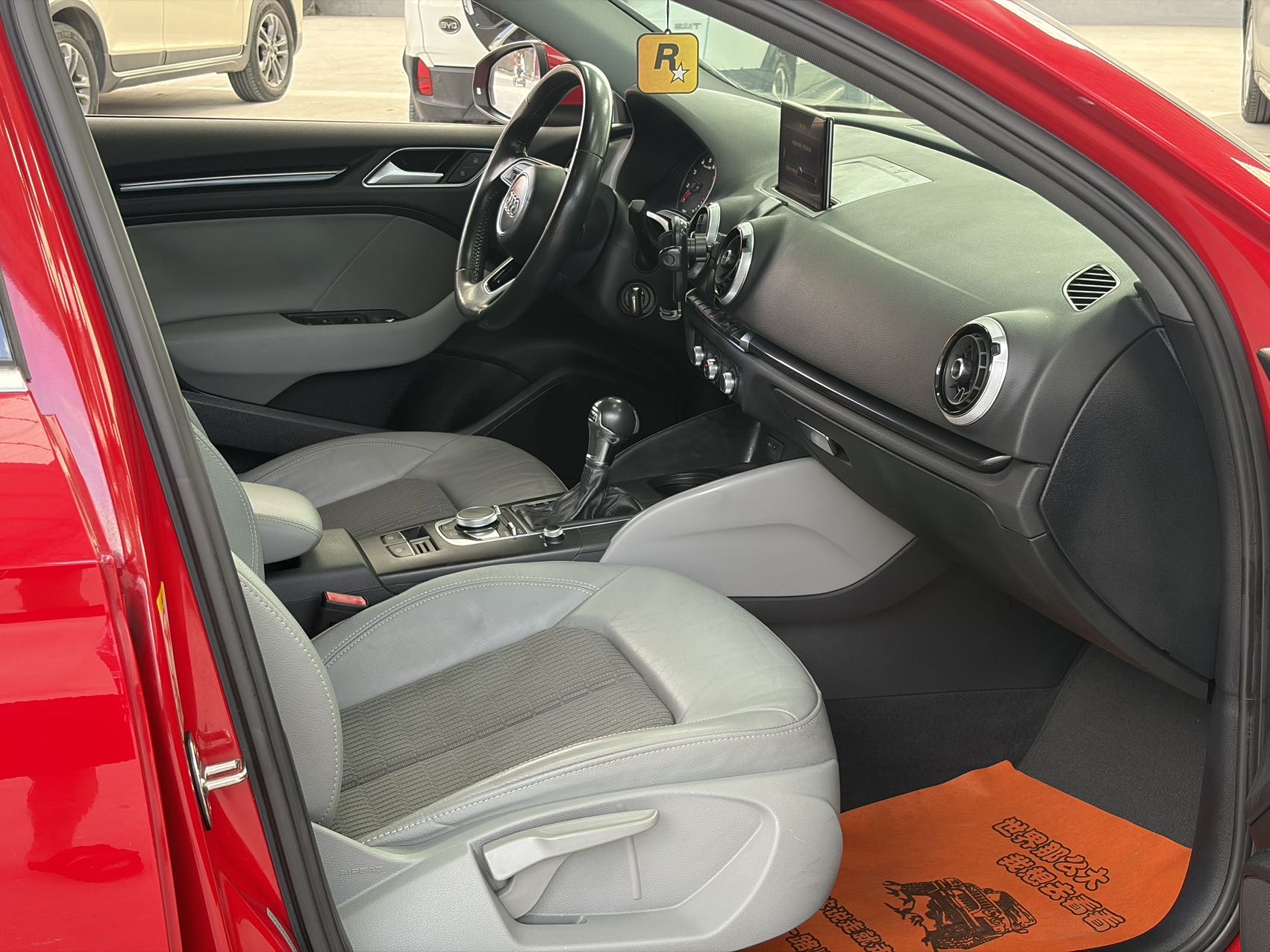 Audi A3 2019 car image #3