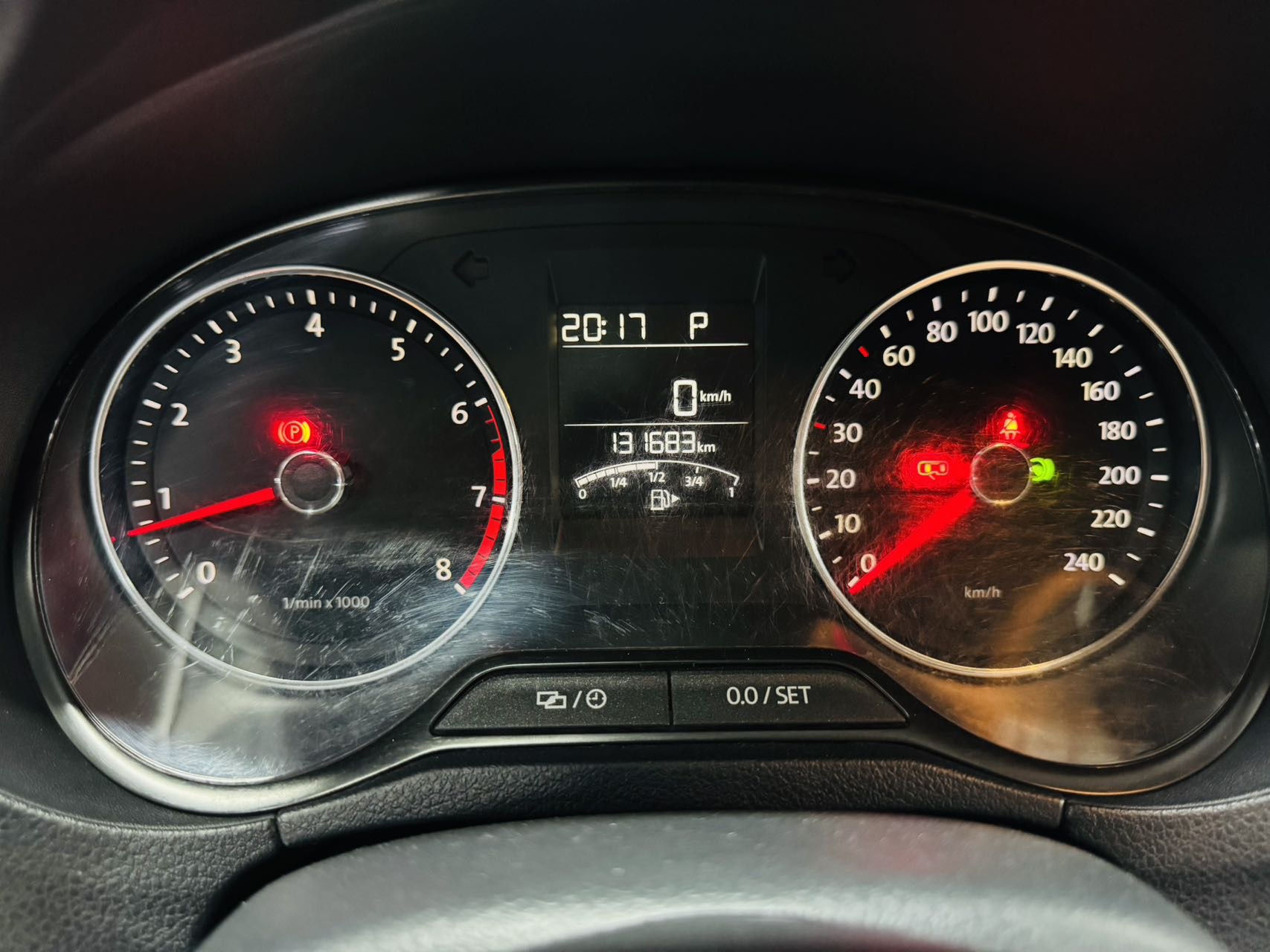 Volkswagen Polo 2015 car image #12