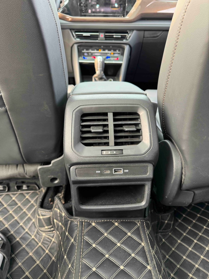 Volkswagen Tharu 2023 car image #16