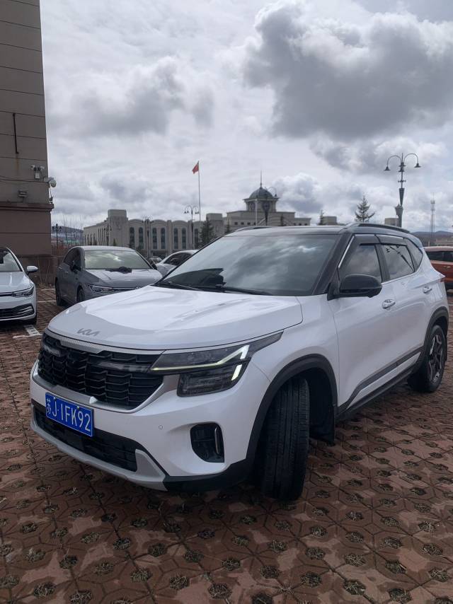Kia Seltos 2023 #2 Kia Seltos 2023 car image #2