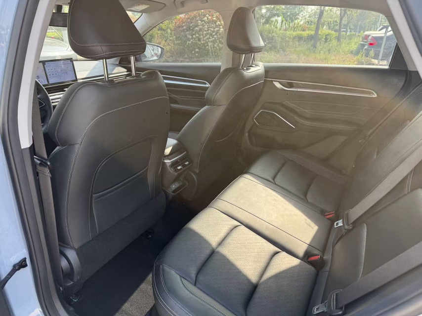 GEELY Emgrand 2024 car image #4