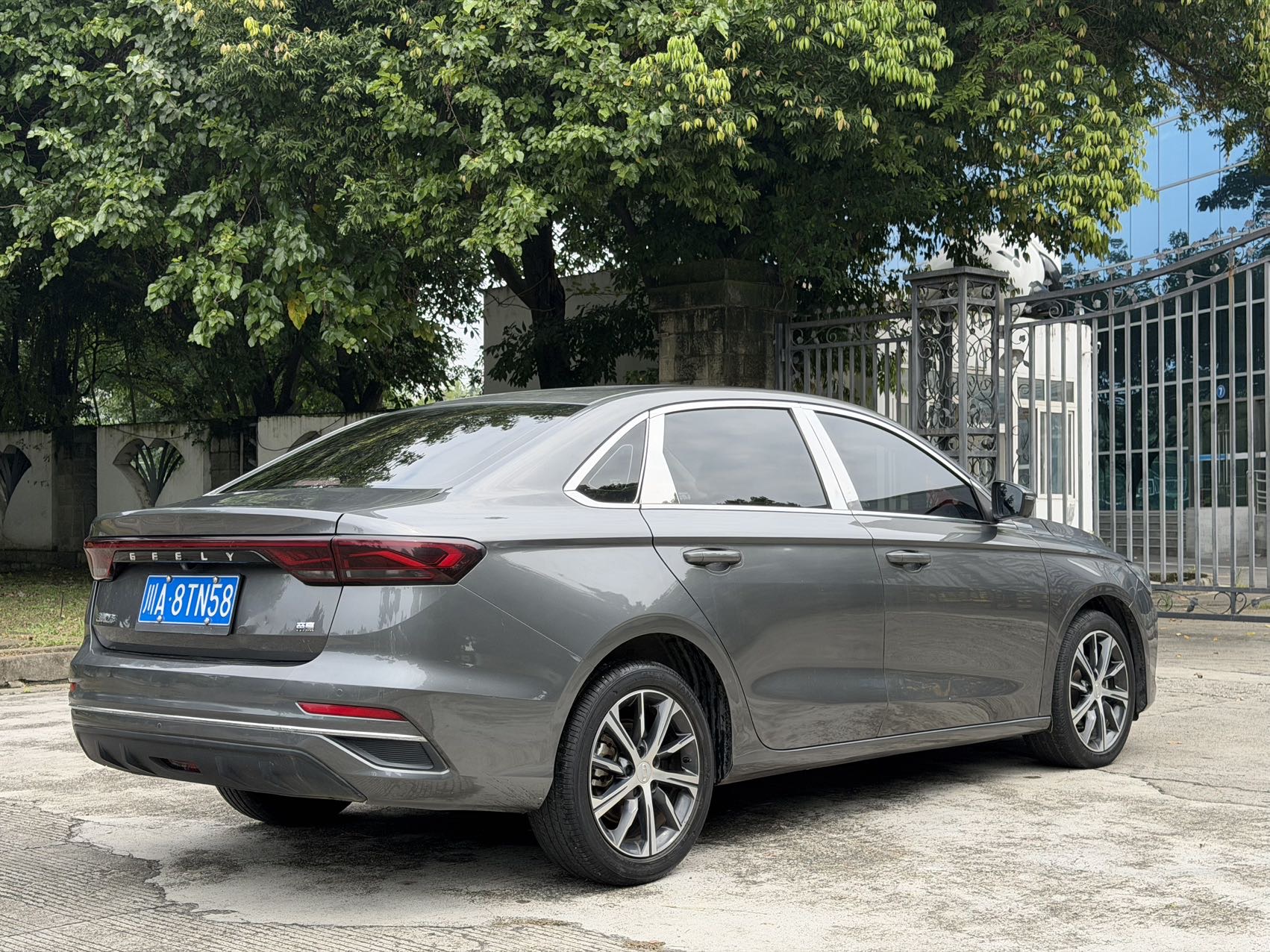 GEELY Emgrand 2022 #4 GEELY Emgrand 2022 car image #4