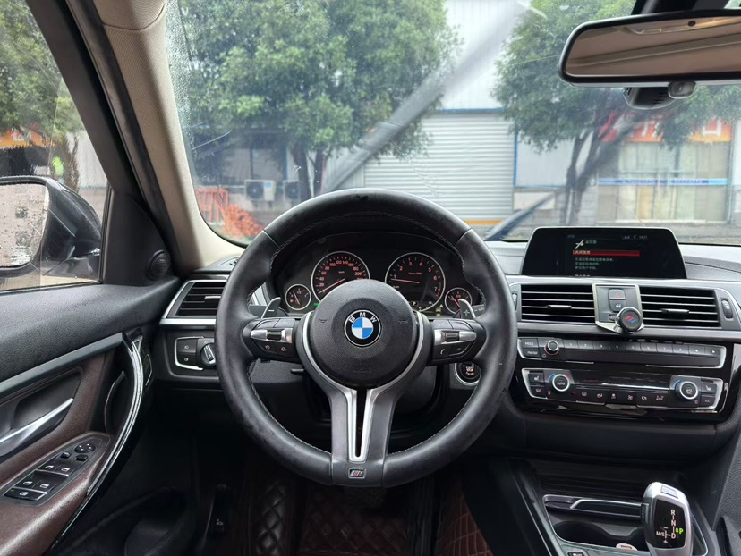 BMW 3 Series 2018 car image #3