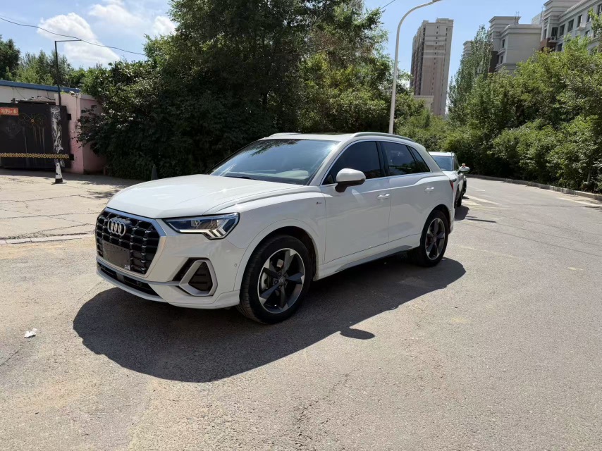 Audi Q3 2021 car image 