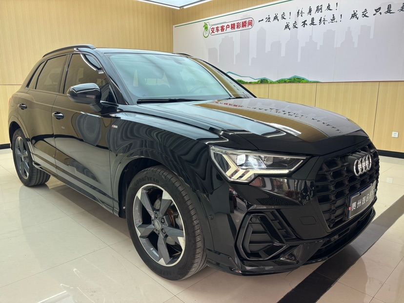 Audi Q3 2021 car image #3