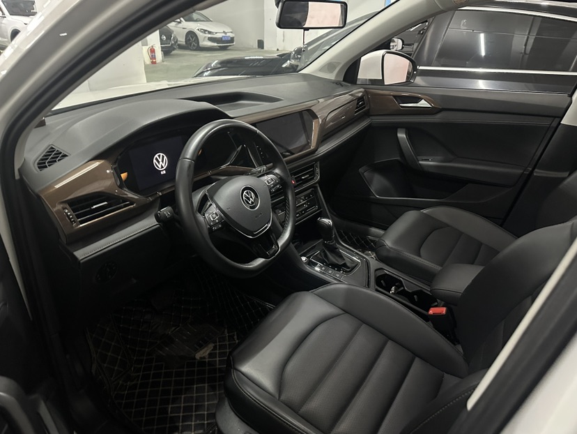 Volkswagen Tharu 2022 car image #3