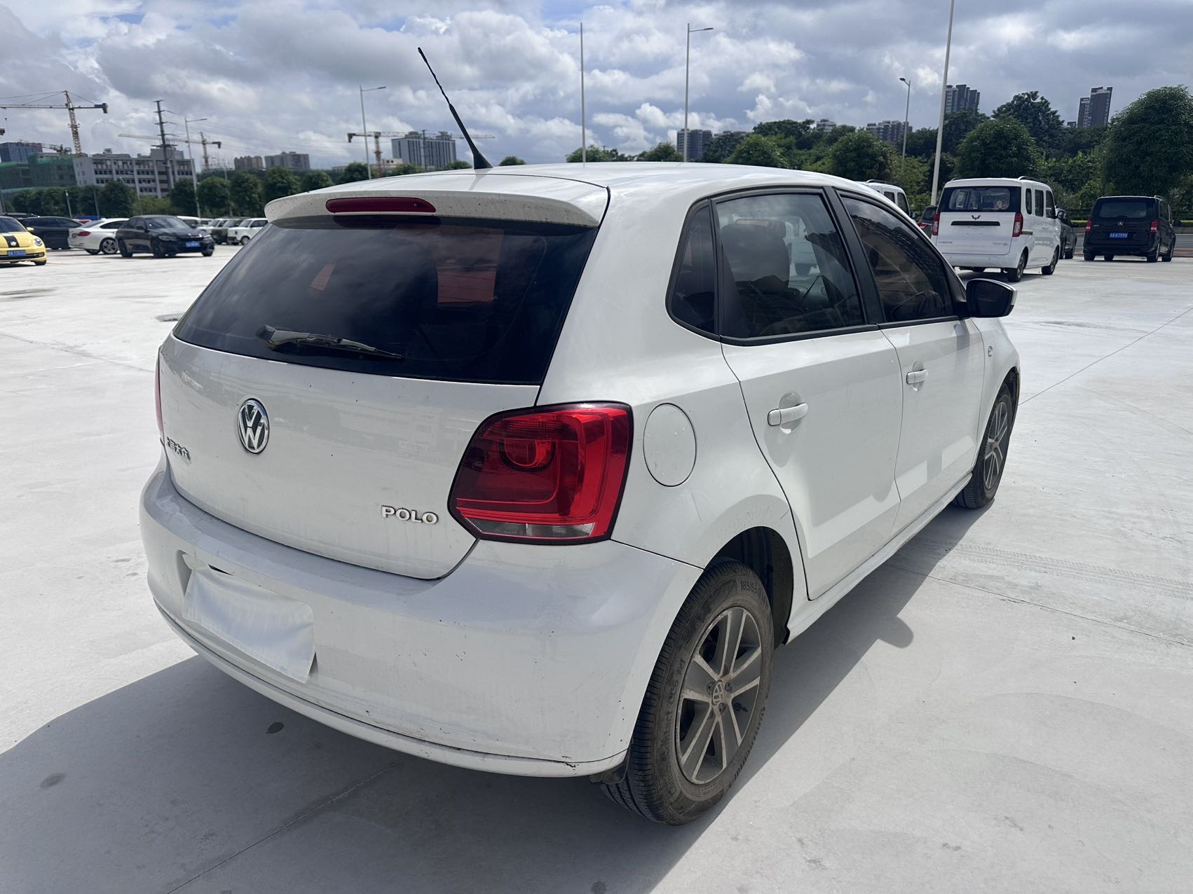 Volkswagen Polo 2014 car image #5